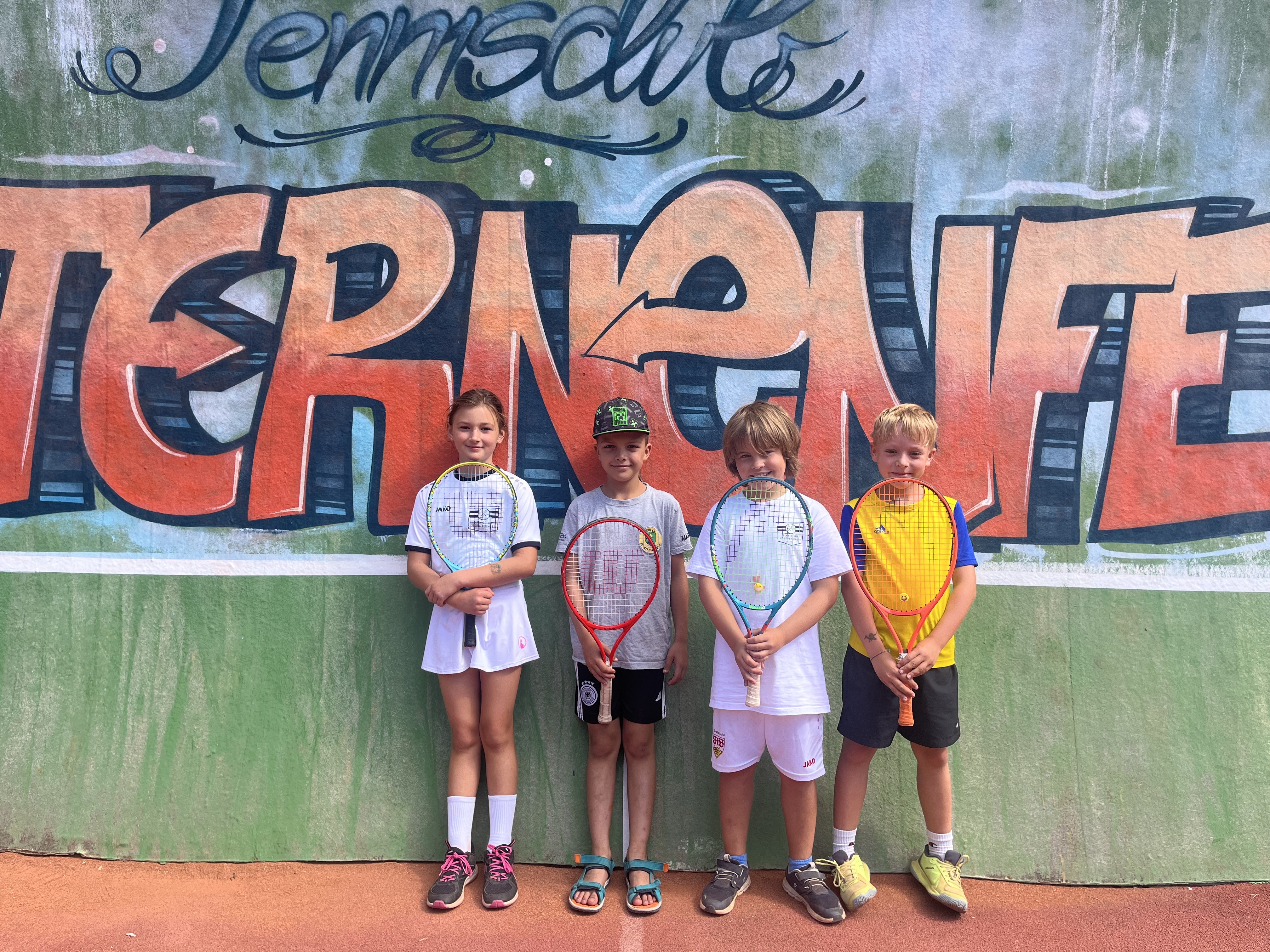 von links: Emily, Marlon, Levi und Jonah